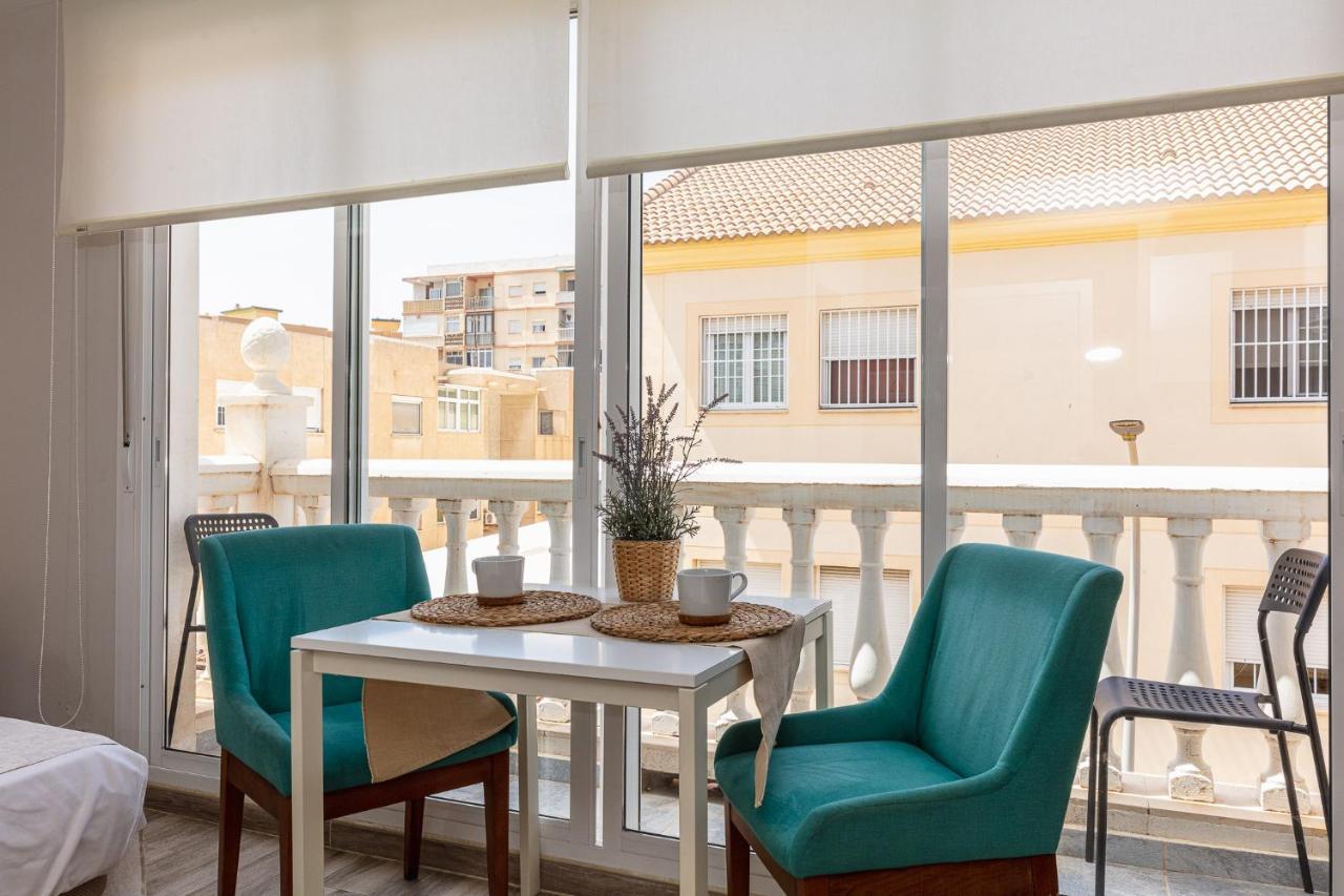 Lola Home Benalmádena, España — reserva Apartamento, Precios del 2024